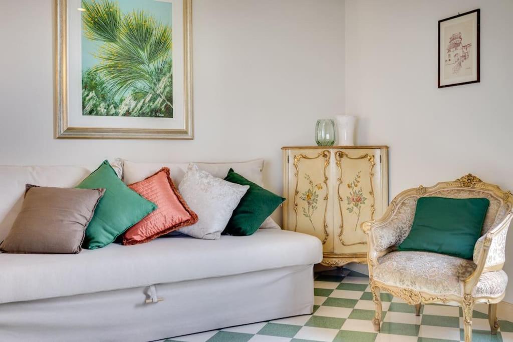 Volturno's Unique View Apartment Rome