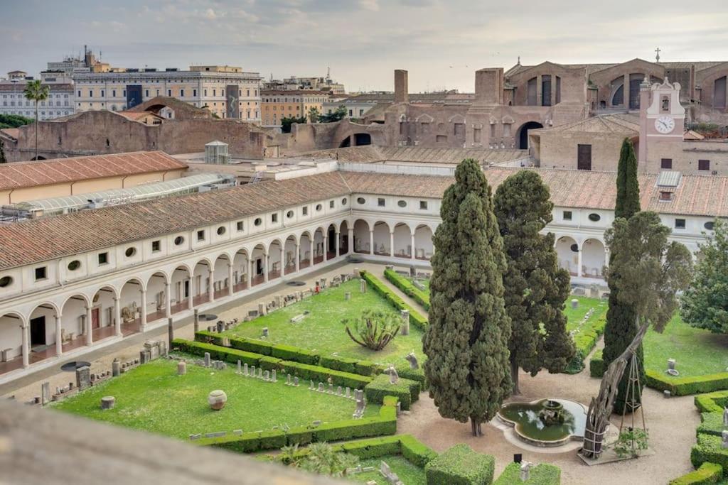 Apartment Volturno's Unique View Rome